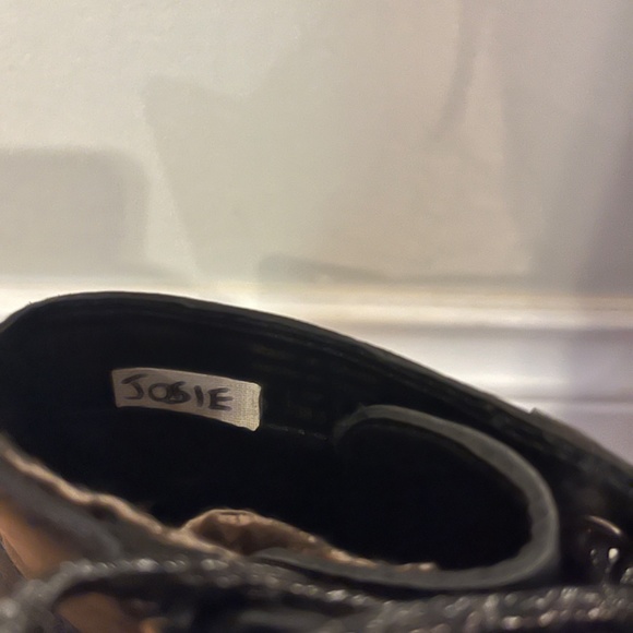 Riverdale screen worn - Aldo - Character Josie - size 8 - Picture 4 of 5